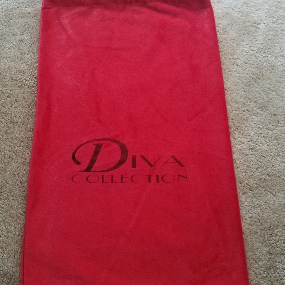 Diva Collection Dust Bag